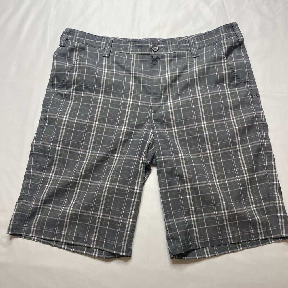 Under Armour Golf Shorts Men's 38 Gray Plaid Polyester Shorts 10.5" Inseam